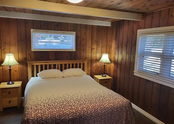 Riverbend Cottage & Rv Resort