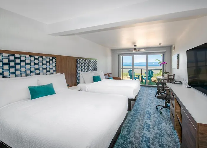 Sea Edge Beachside Hotel